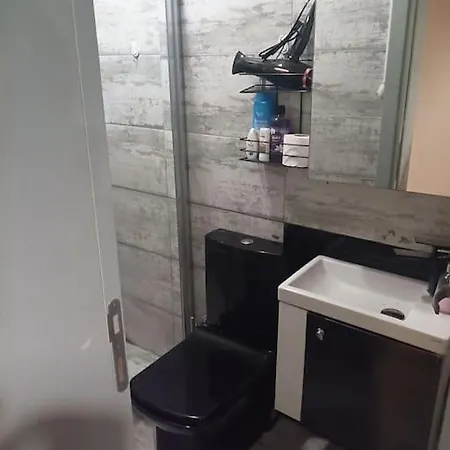 Mukemmel Konum Besiktas Carsi 5 Dk Abbasaga Park Istanbul